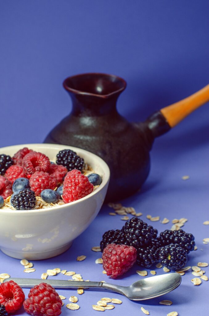 healthy breakfast berries and oatmeal