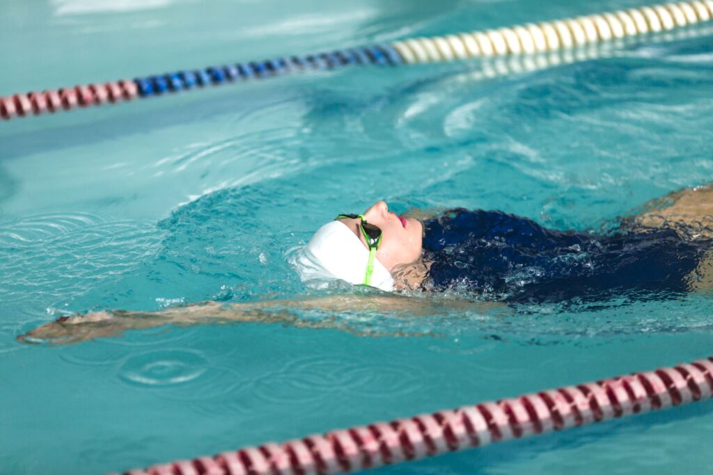 swimming ideal sport to lose weight
